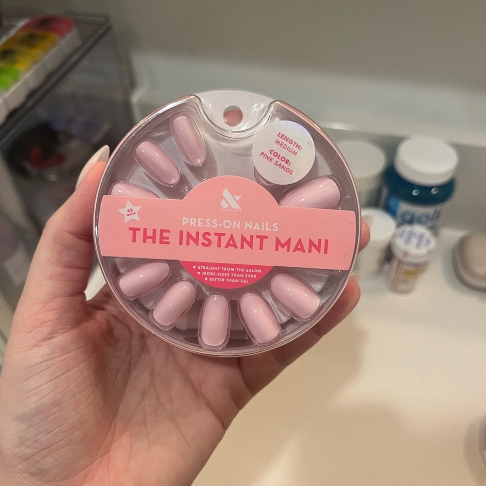 The Instant Mani Pink Press-On Nails